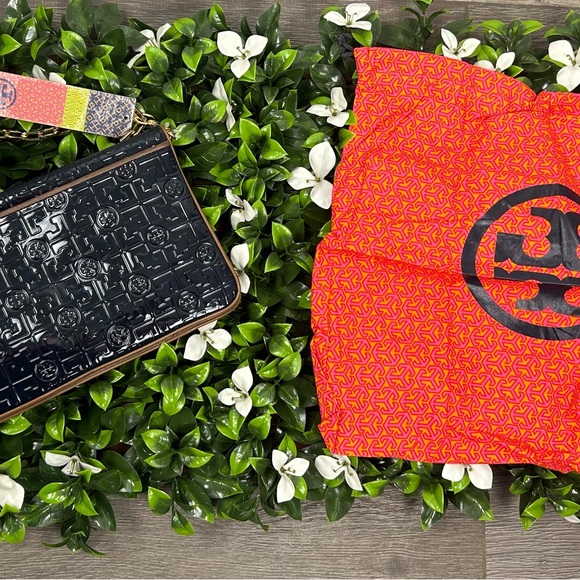 Embossed Reva Clutch in Medium Navy and Rust - Picture 4 of 7